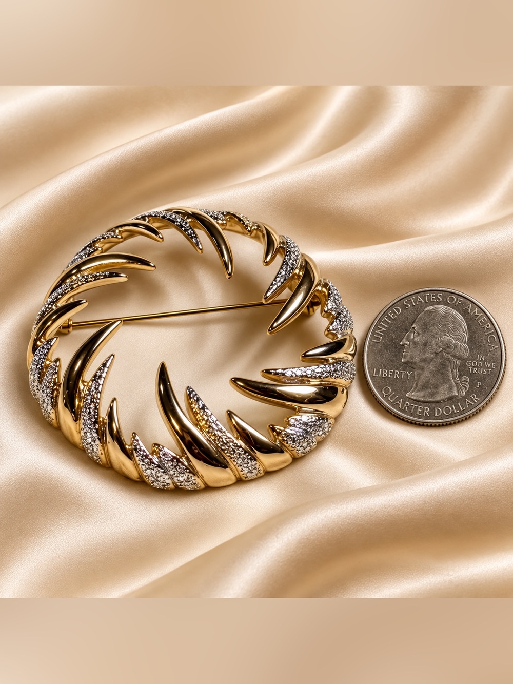 Sarah Coventry Gold Tone Wreath Brooch Textured Vintage Signed Statement